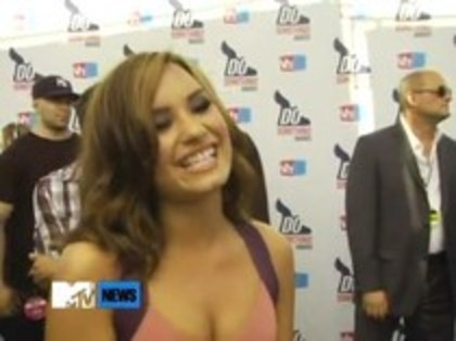 Vh1 Do Something Awards 2010-Red Carpet Interview (534) - Demilush - Vh1 Do Something Awards 2010 - Red Carpet Interview Part oo2