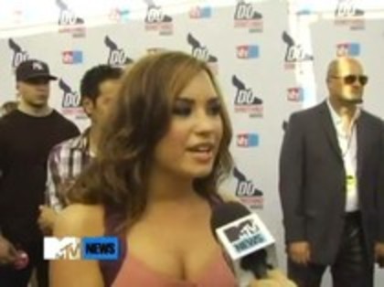 Vh1 Do Something Awards 2010-Red Carpet Interview (965)