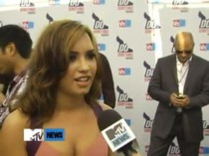 Vh1 Do Something Awards 2010-Red Carpet Interview (1010) - Demilush - Vh1 Do Something Awards 2010 - Red Carpet Interview Part oo3