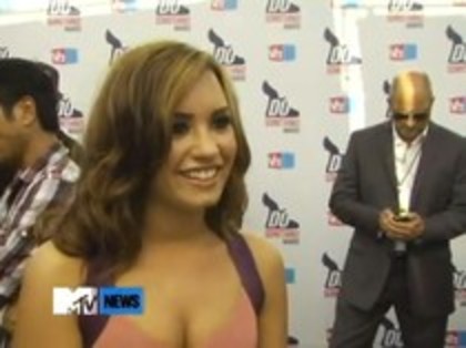 Vh1 Do Something Awards 2010-Red Carpet Interview (1015) - Demilush - Vh1 Do Something Awards 2010 - Red Carpet Interview Part oo3