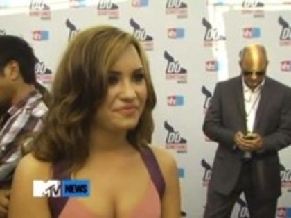 Vh1 Do Something Awards 2010-Red Carpet Interview (1016) - Demilush - Vh1 Do Something Awards 2010 - Red Carpet Interview Part oo3