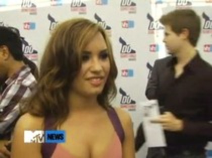 Vh1 Do Something Awards 2010-Red Carpet Interview (1019) - Demilush - Vh1 Do Something Awards 2010 - Red Carpet Interview Part oo3