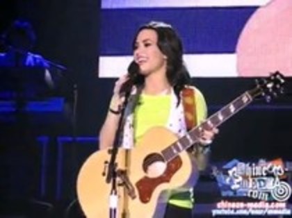 Demi Lovato - Catch Me Live (13) - Demilush - Catch Me Live Part oo1