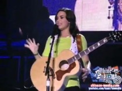 Demi Lovato - Catch Me Live (25)