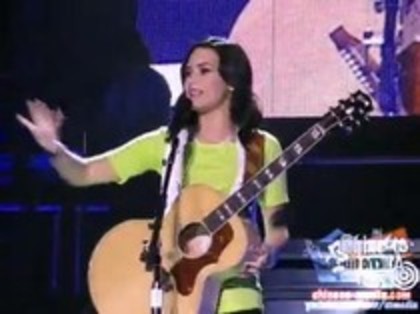 Demi Lovato - Catch Me Live (27)