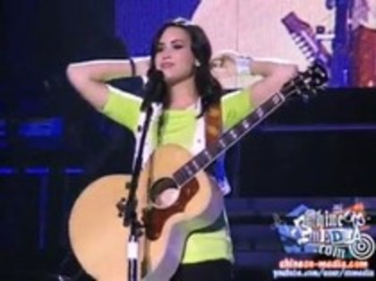Demi Lovato - Catch Me Live (33)