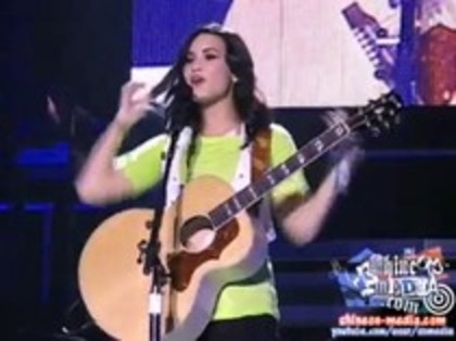 Demi Lovato - Catch Me Live (35)