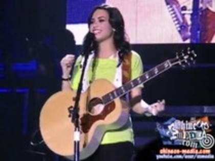 Demi Lovato - Catch Me Live (37)
