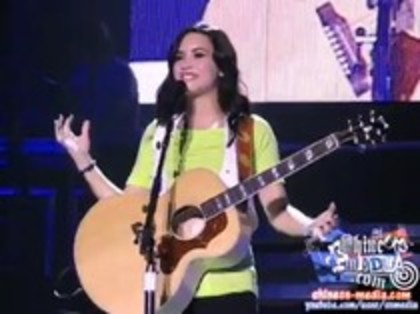 Demi Lovato - Catch Me Live (40)