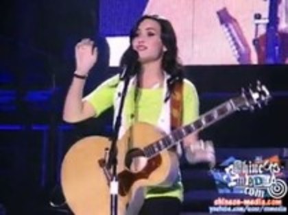 Demi Lovato - Catch Me Live (45) - Demilush - Catch Me Live Part oo1