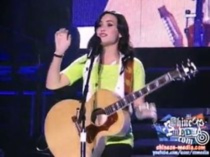 Demi Lovato - Catch Me Live (45)