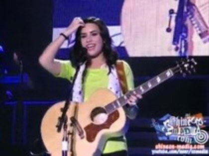 Demi Lovato - Catch Me Live (85)