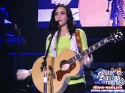 Demi Lovato - Catch Me Live (97)