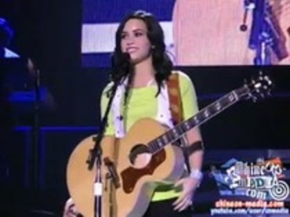 Demi Lovato - Catch Me Live (98)