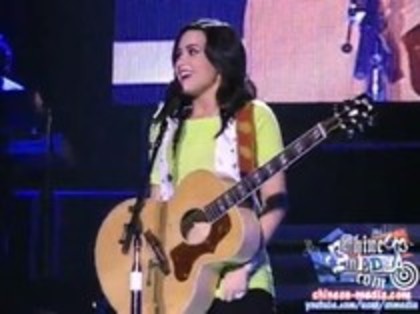 Demi Lovato - Catch Me Live (100)