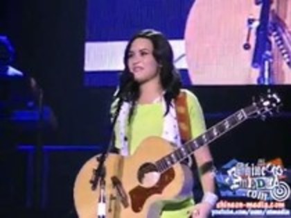 Demi Lovato - Catch Me Live (102)