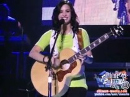 Demi Lovato - Catch Me Live (110)