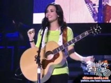 Demi Lovato - Catch Me Live (36) - Demilush - Catch Me Live Part oo1