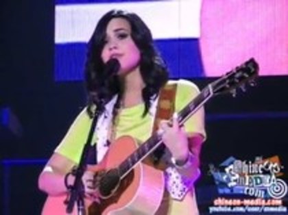 Demi Lovato - Catch Me Live (565)