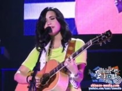 Demi Lovato - Catch Me Live (525)