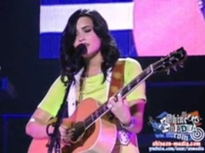 Demi Lovato - Catch Me Live (529)