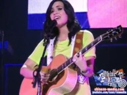 Demi Lovato - Catch Me Live (540)