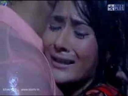00_01_01 - sara khan 3