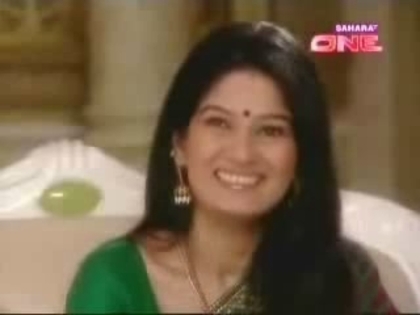 00_01_34 - G-Resham Tipnis Seth-G