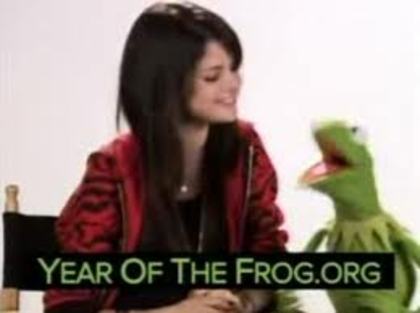 yotf.o - Selena si Kermit