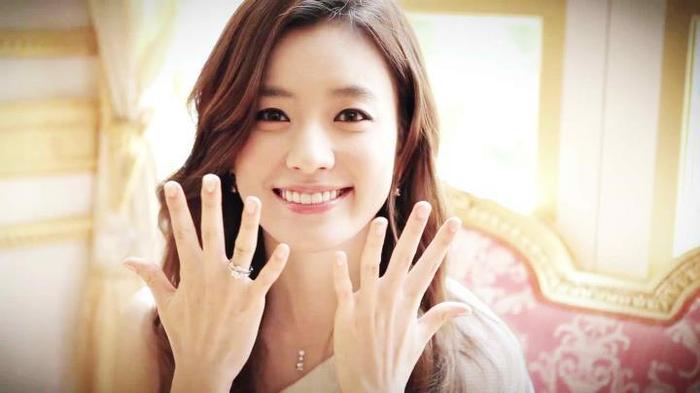 379065_213793348698894_100002046912918_460384_1843004114_n - My Han Hyo Joo
