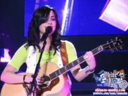 Demi Lovato - Catch Me Live (1053)