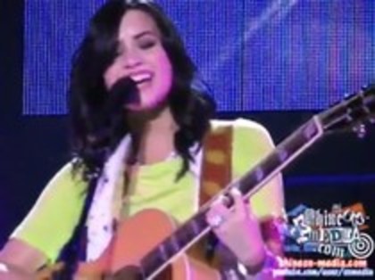 Demi Lovato - Catch Me Live (1022)