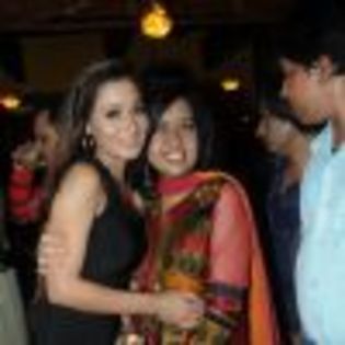 191831-rohit-verma-had-put-a-great-birthday-party-for-his-cousin-siste - sara khan 1