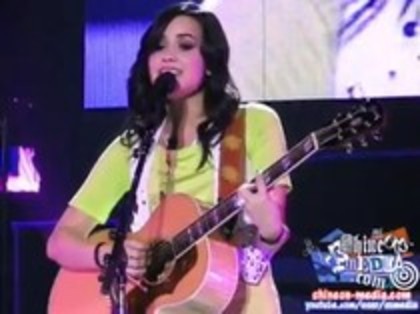 Demi Lovato - Catch Me Live (1459)