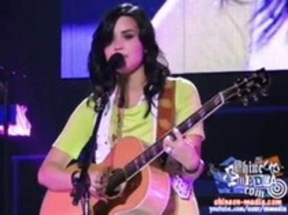 Demi Lovato - Catch Me Live (1479)