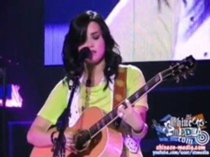 Demi Lovato - Catch Me Live (1481)