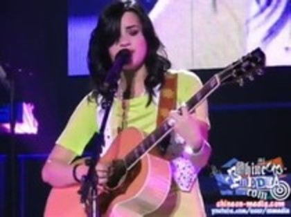 Demi Lovato - Catch Me Live (1507)