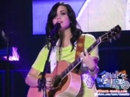 Demi Lovato - Catch Me Live (1531)