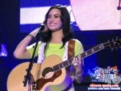 Demi Lovato - Catch Me Live (1559)