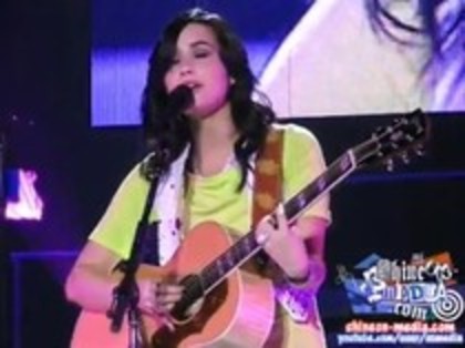 Demi Lovato - Catch Me Live (1469)