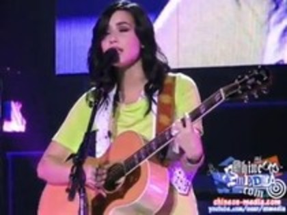 Demi Lovato - Catch Me Live (1472)