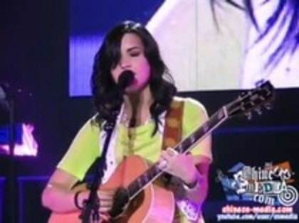 Demi Lovato - Catch Me Live (1486)