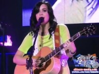 Demi Lovato - Catch Me Live (1521)