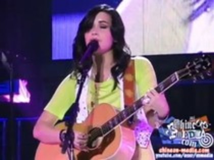 Demi Lovato - Catch Me Live (1525)