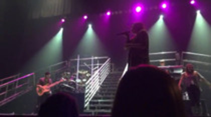 Demi Lovato - My Love is Like A Star - Soundcheck (1525)