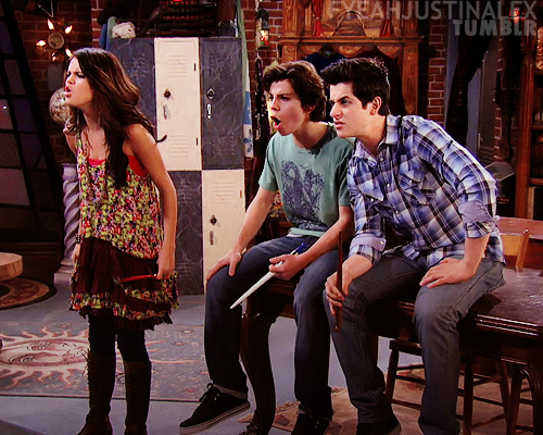 tumblr_lnjc6wI1Ey1qfvcfqo1_500 - Alex Russo