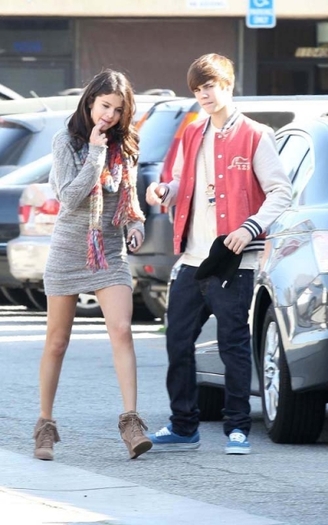 2012-02-27-09-36-28-3-while-selena-is-currently-taking-a-break-from-musi - Couple Enjoy Sweet Weekend---27 February 2013