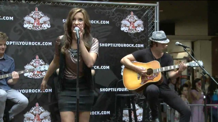 Demi Lovato  Live at Glendale Galleria  in LA for Cambio in HD 03551 - Demilush - Live at Glendale Galleria in LA for Cambio Part oo7