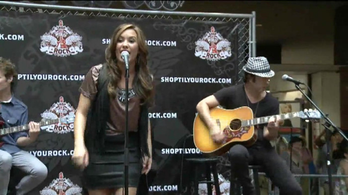 Demi Lovato  Live at Glendale Galleria  in LA for Cambio in HD 03638 - Demilush - Live at Glendale Galleria in LA for Cambio Part oo7