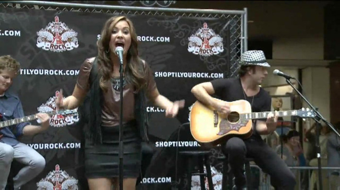Demi Lovato  Live at Glendale Galleria  in LA for Cambio in HD 03656 - Demilush - Live at Glendale Galleria in LA for Cambio Part oo7